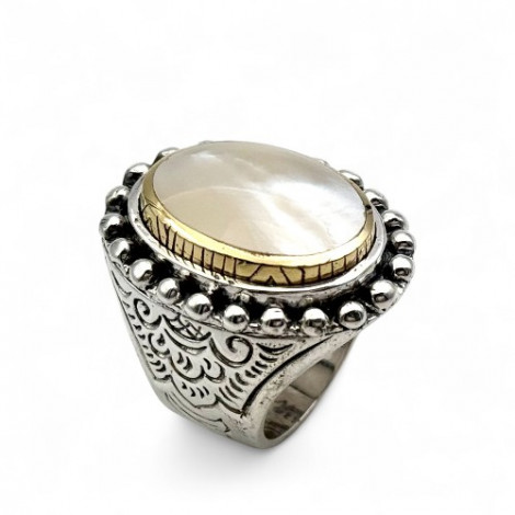 WHITE MOTHER OF PEARL