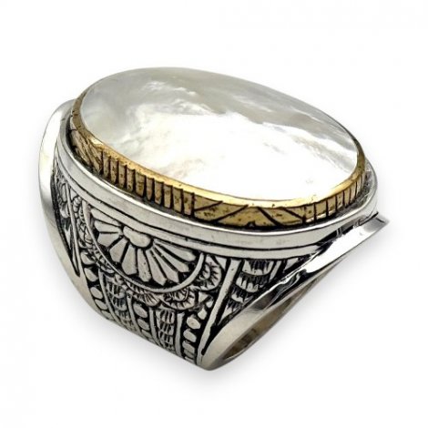 WHITE MOTHER OF PEARL